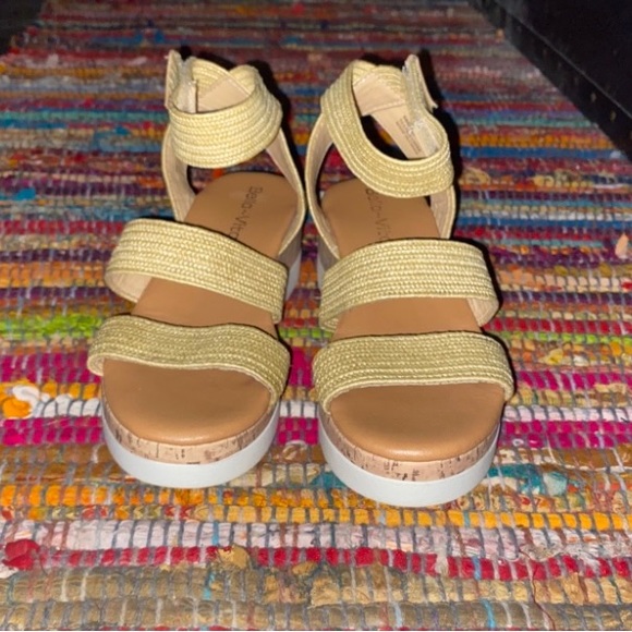 Bella-Vita  Criss Cross Strappy Sandals - Picture 5 of 6